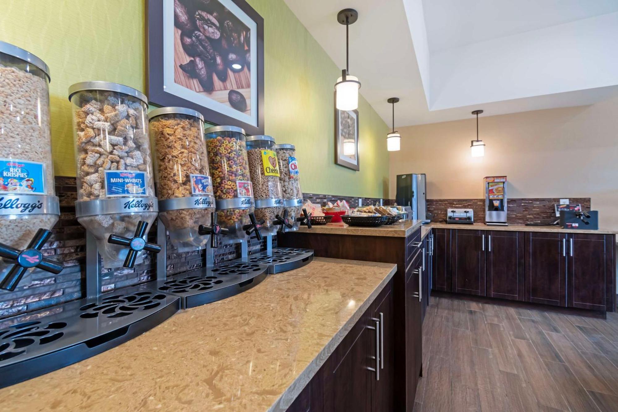 Best Western Plus Moosomin Hotel Extérieur photo