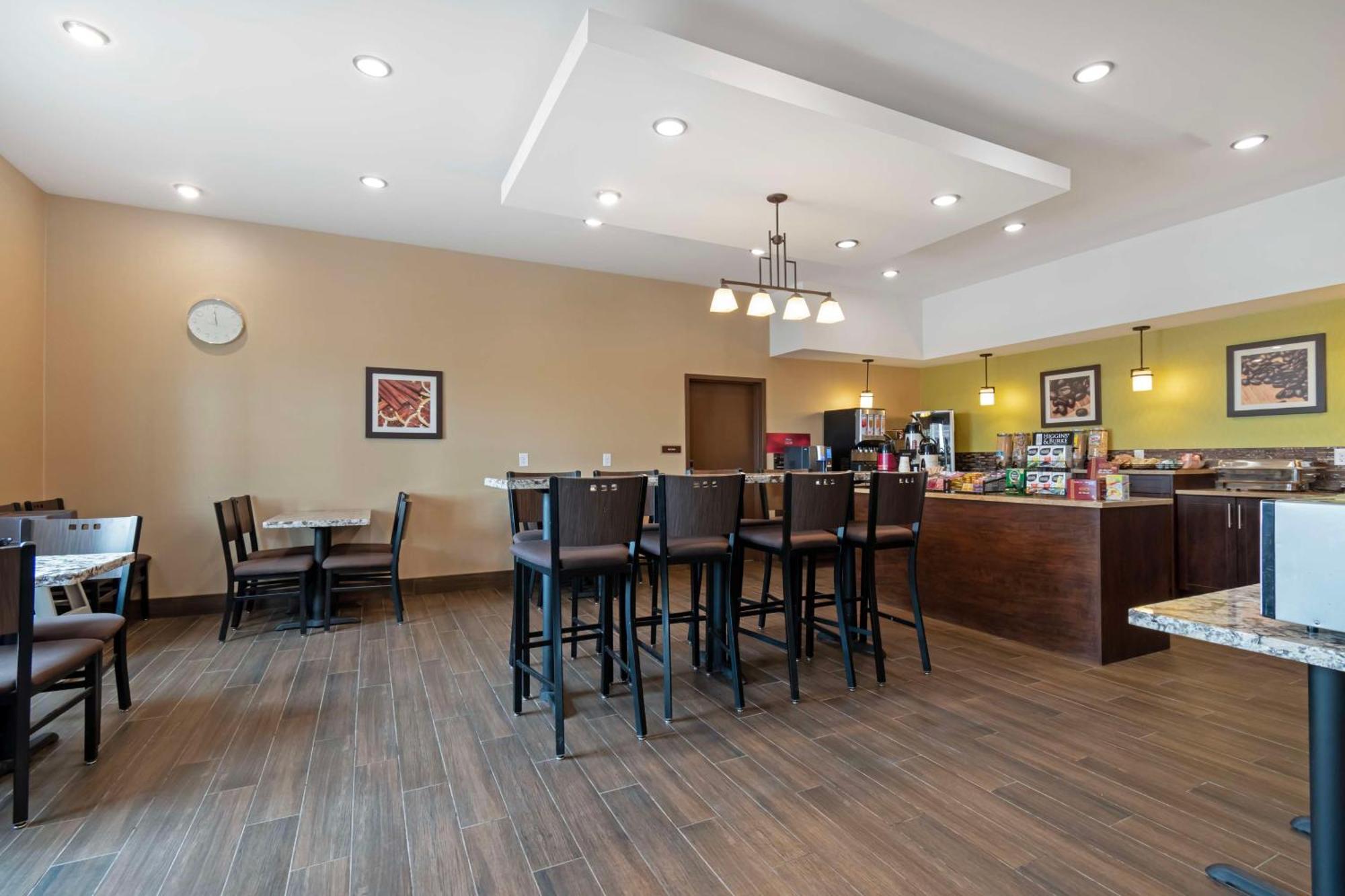 Best Western Plus Moosomin Hotel Extérieur photo