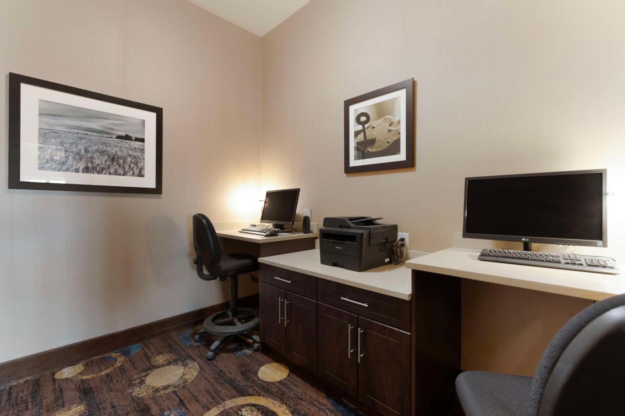 Best Western Plus Moosomin Hotel Extérieur photo