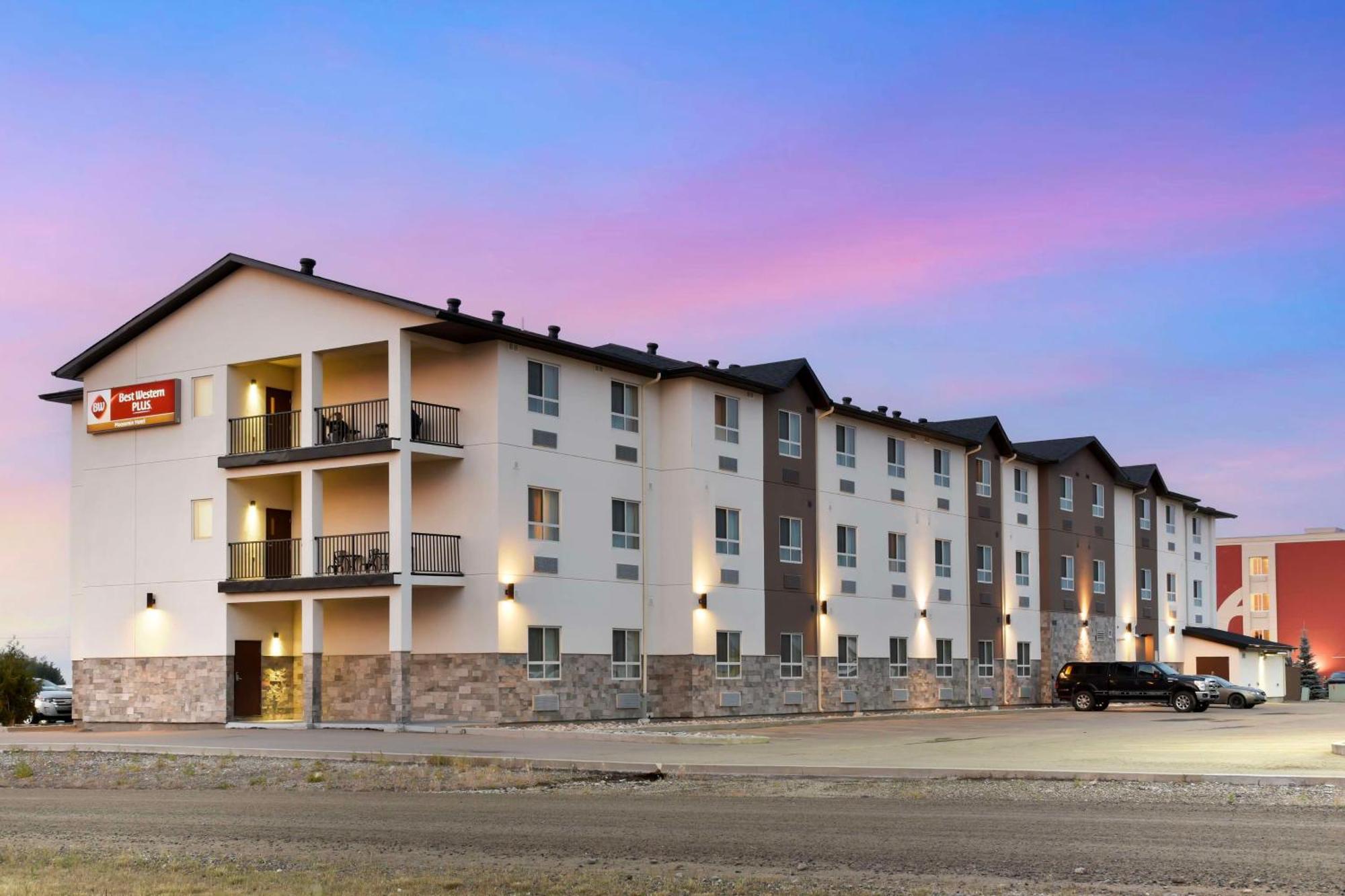 Best Western Plus Moosomin Hotel Extérieur photo