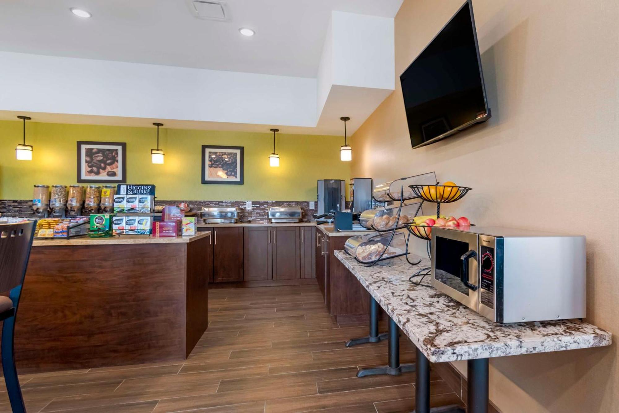Best Western Plus Moosomin Hotel Extérieur photo