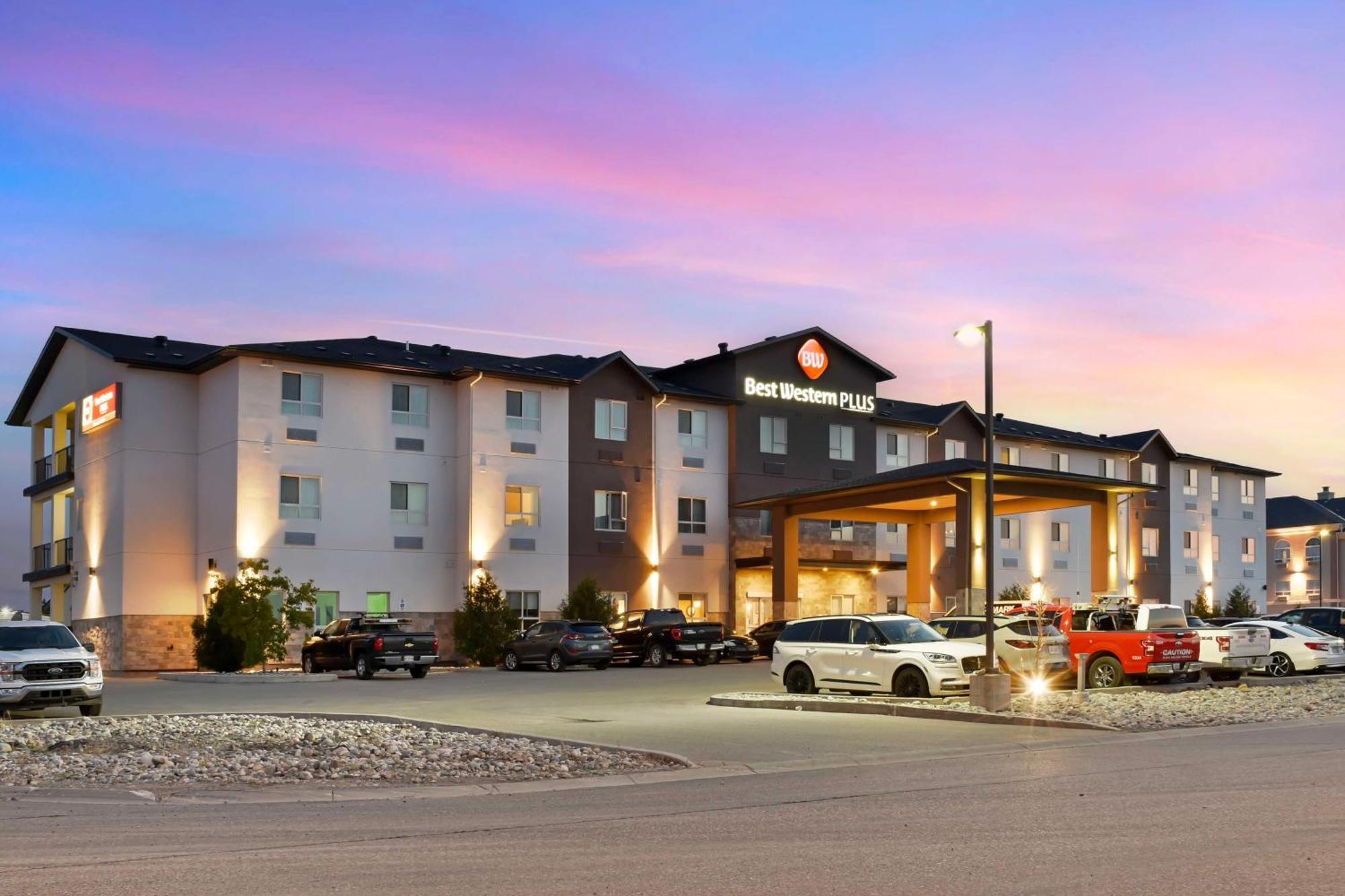 Best Western Plus Moosomin Hotel Extérieur photo