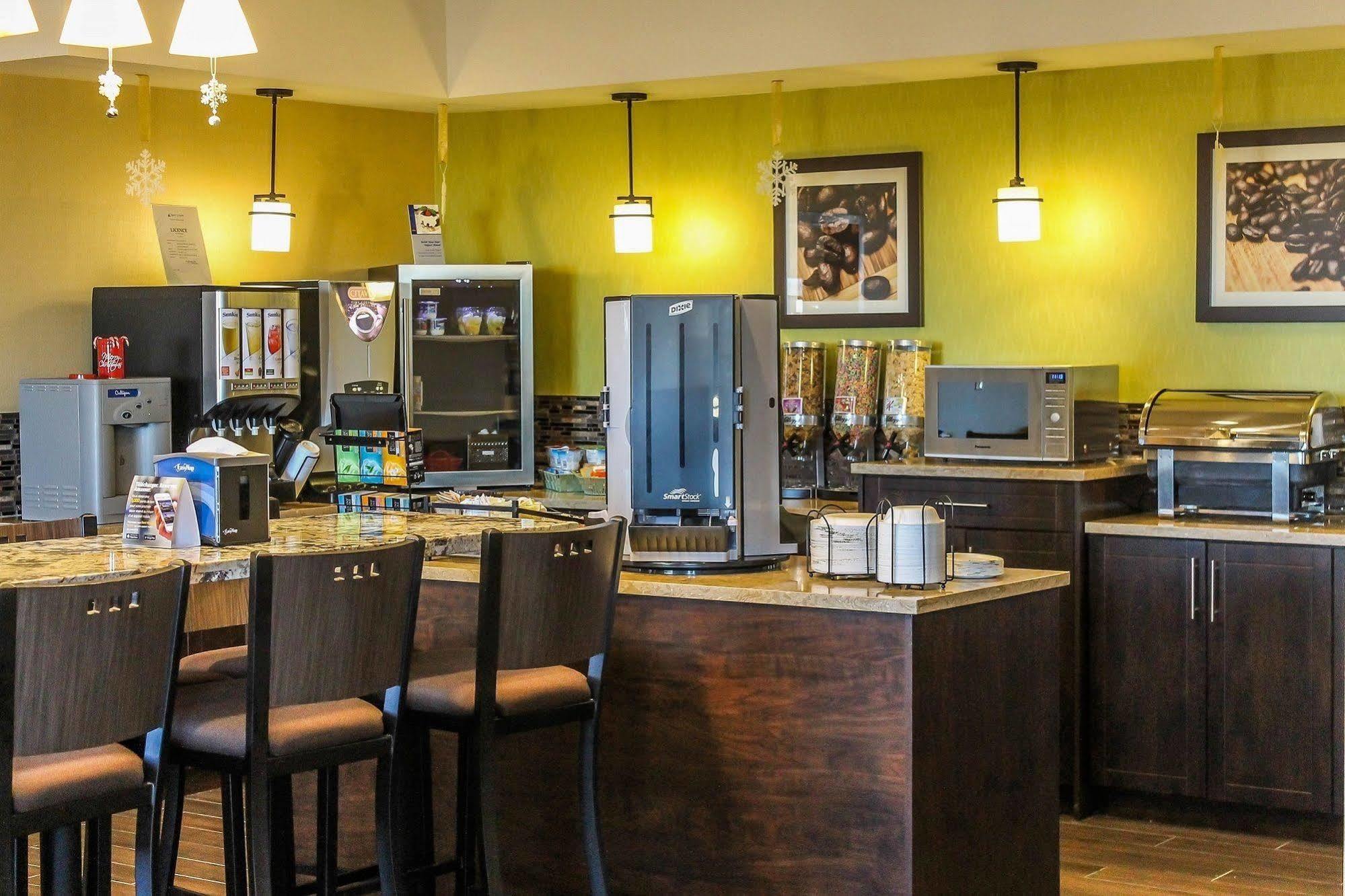Best Western Plus Moosomin Hotel Extérieur photo