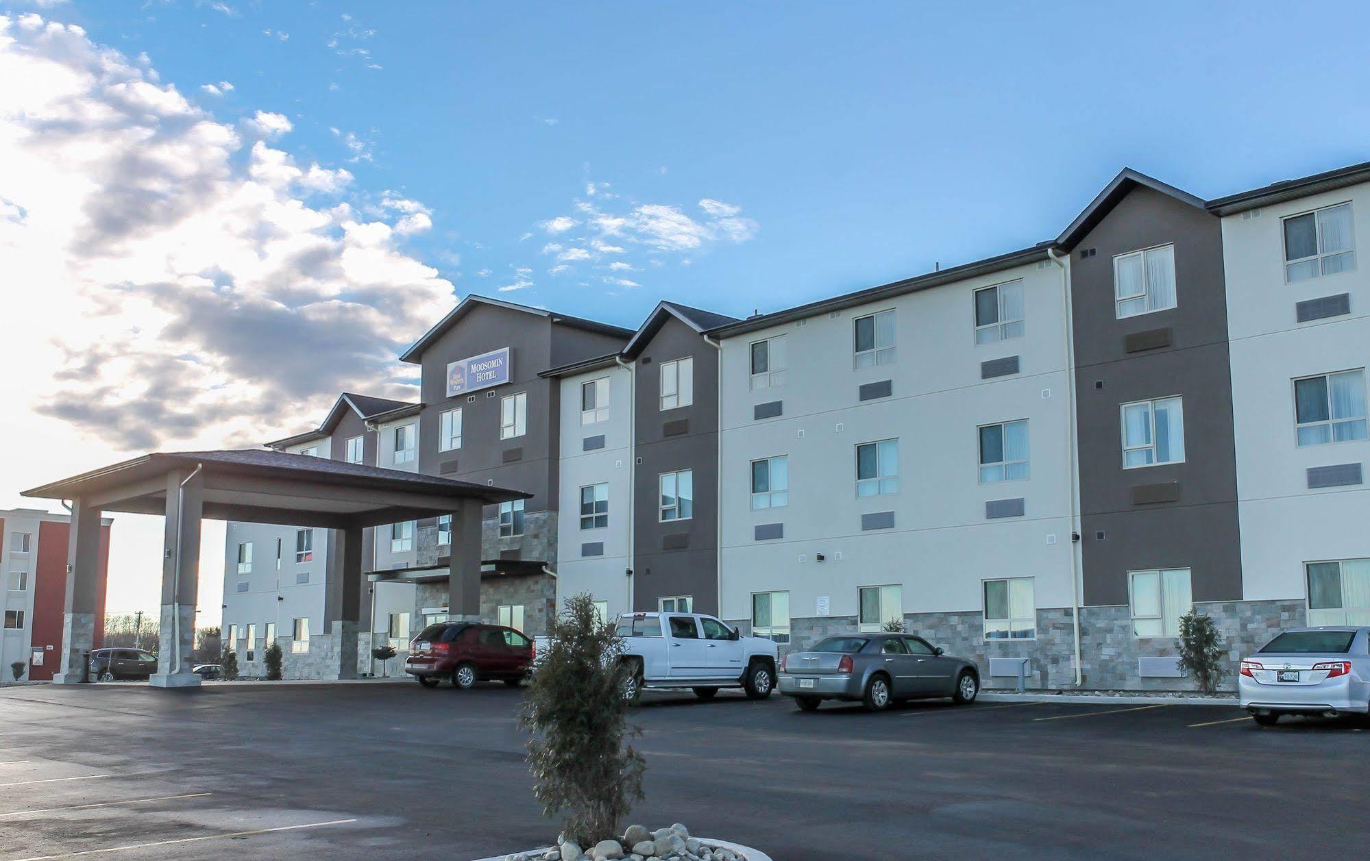 Best Western Plus Moosomin Hotel Extérieur photo